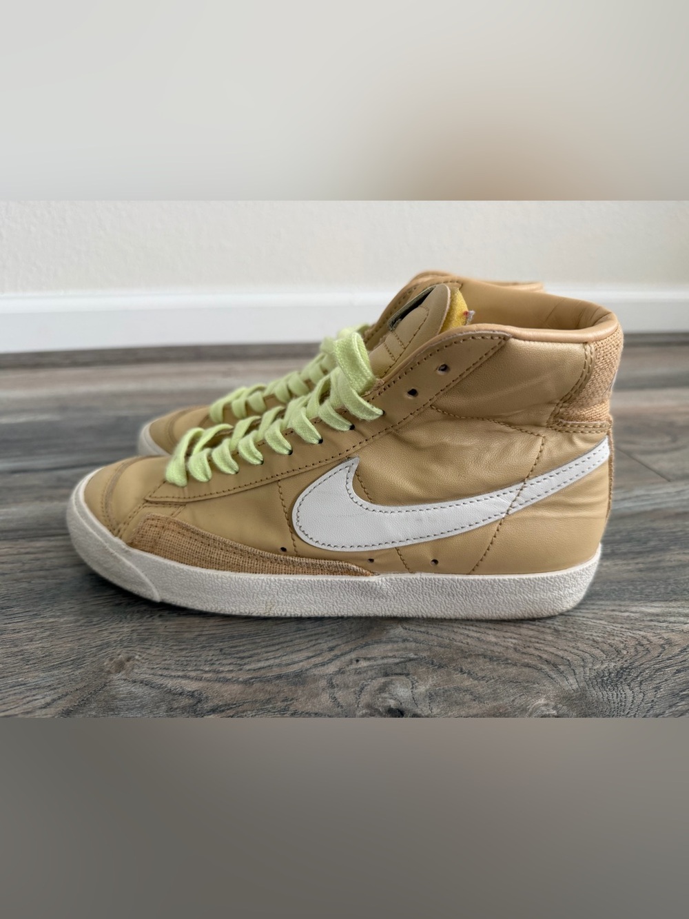 Nike Women's size 7.5 Nike Blazer Mid '77 "Sesame" sneakers - Picture 4 of 7